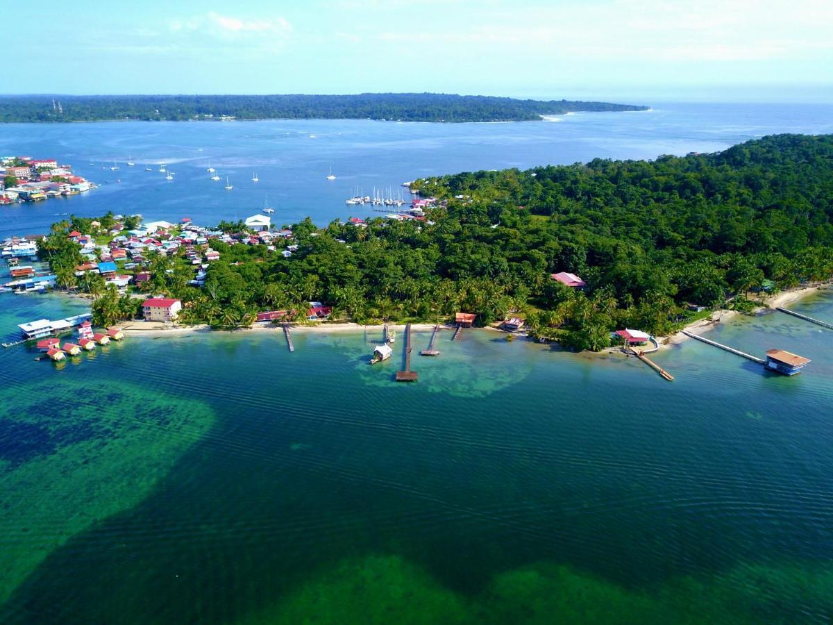 Hotel Los Balcones Over Seas โบกัสทาวน์ ภายนอก รูปภาพ