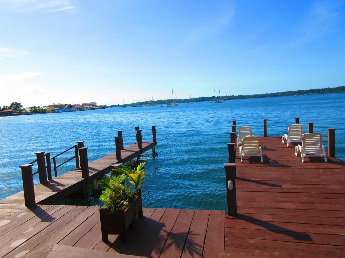 Hotel Los Balcones Over Seas โบกัสทาวน์ ภายนอก รูปภาพ
