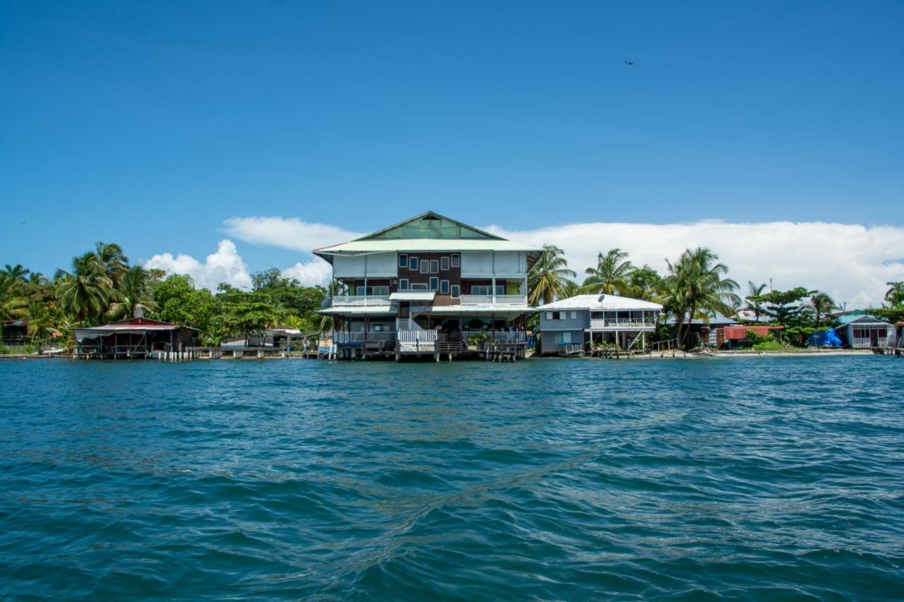 Hotel Los Balcones Over Seas โบกัสทาวน์ ภายนอก รูปภาพ