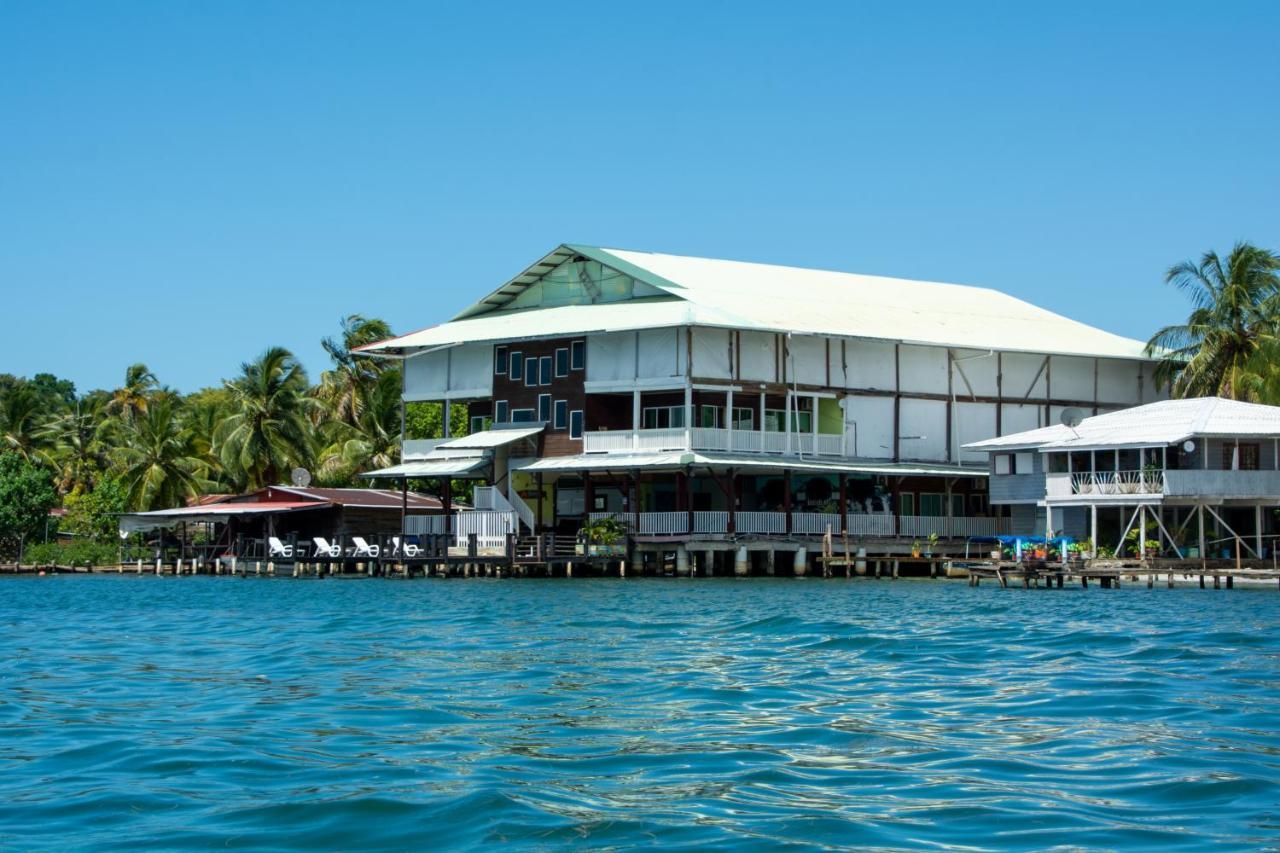 Hotel Los Balcones Over Seas โบกัสทาวน์ ภายนอก รูปภาพ