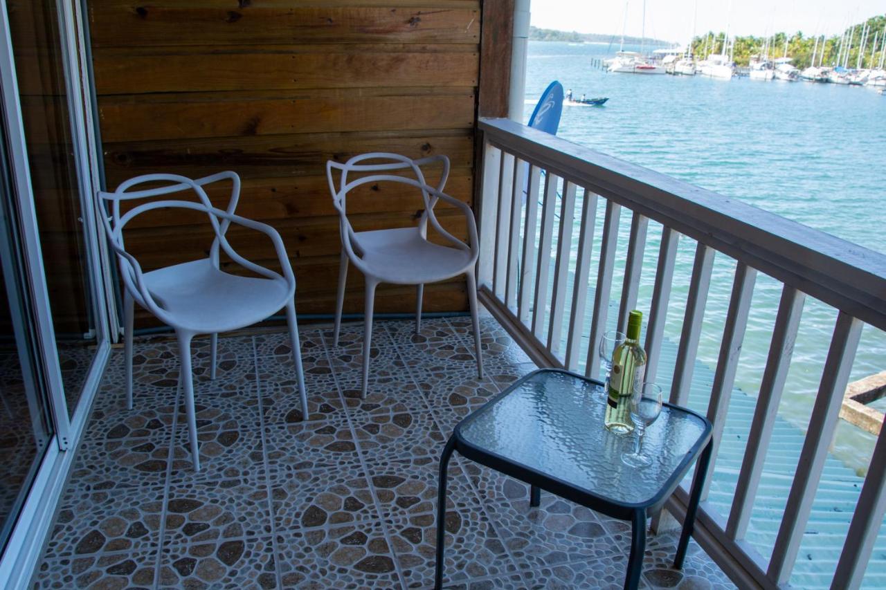Hotel Los Balcones Over Seas โบกัสทาวน์ ภายนอก รูปภาพ