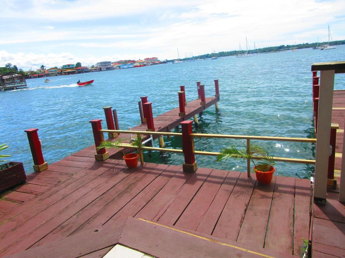 Hotel Los Balcones Over Seas โบกัสทาวน์ ภายนอก รูปภาพ