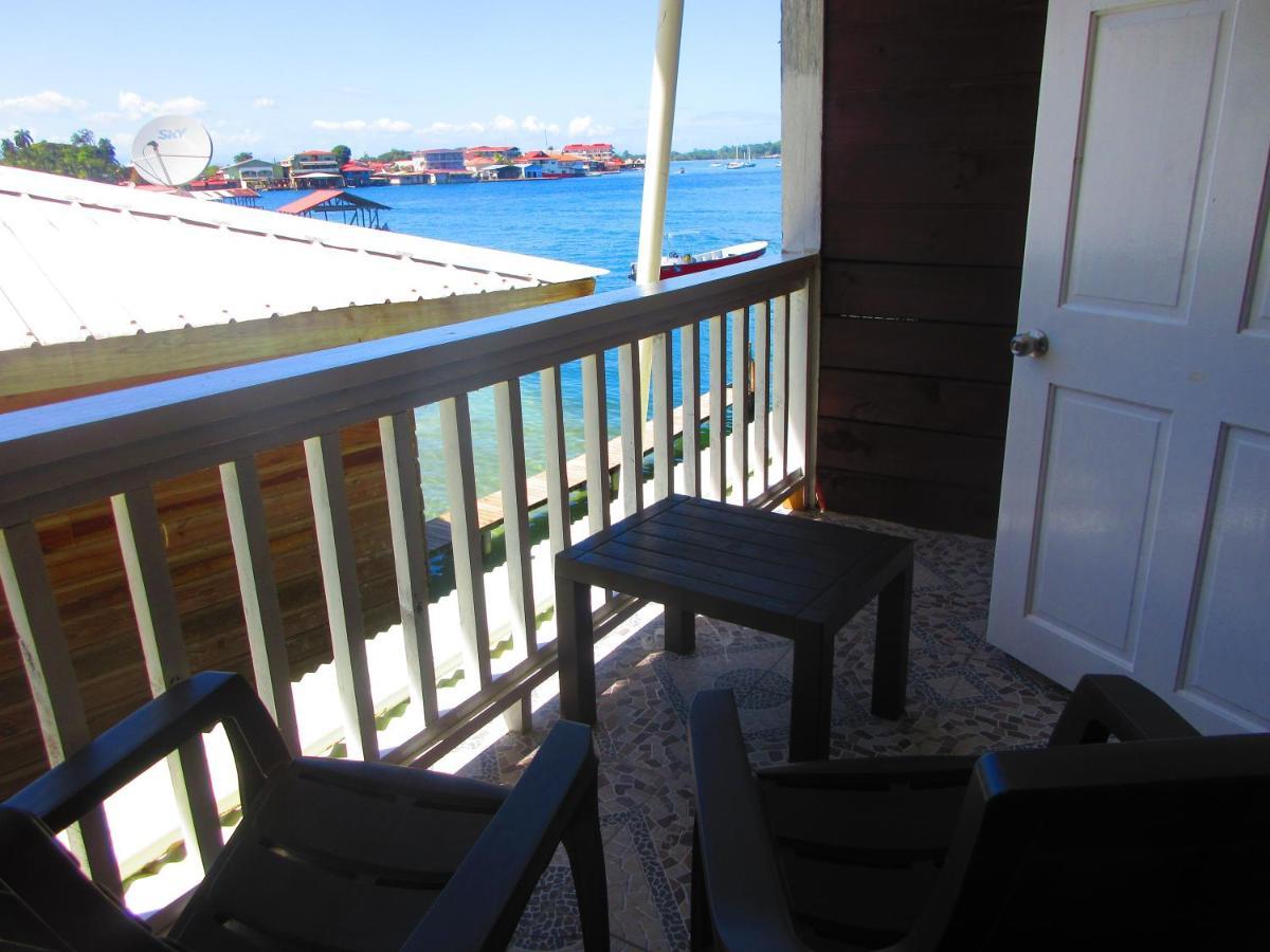 Hotel Los Balcones Over Seas โบกัสทาวน์ ภายนอก รูปภาพ