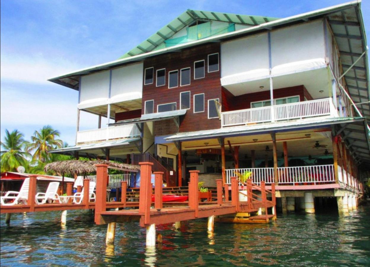Hotel Los Balcones Over Seas โบกัสทาวน์ ภายนอก รูปภาพ