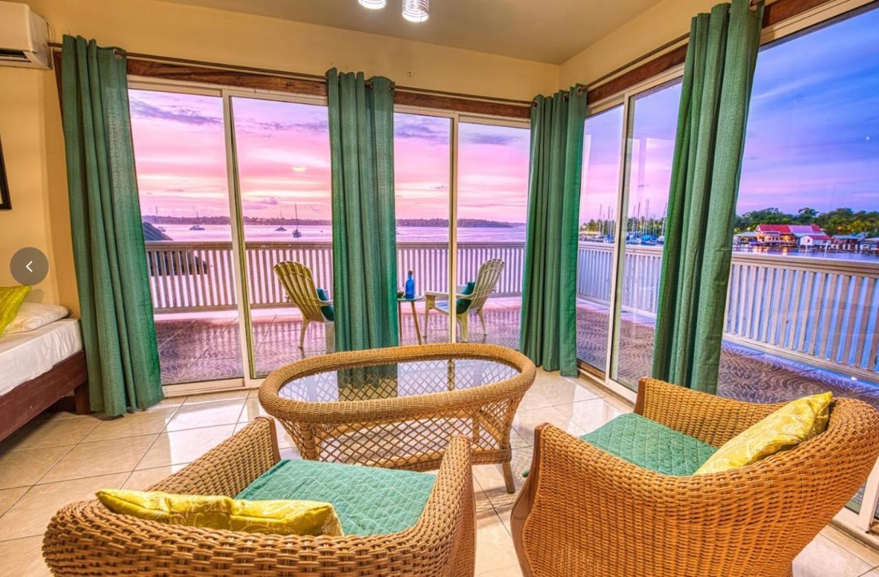 Hotel Los Balcones Over Seas โบกัสทาวน์ ภายนอก รูปภาพ