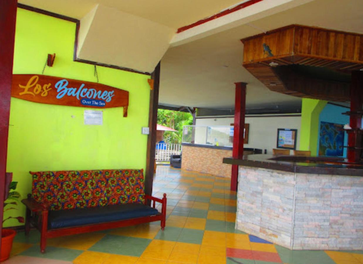 Hotel Los Balcones Over Seas โบกัสทาวน์ ภายนอก รูปภาพ