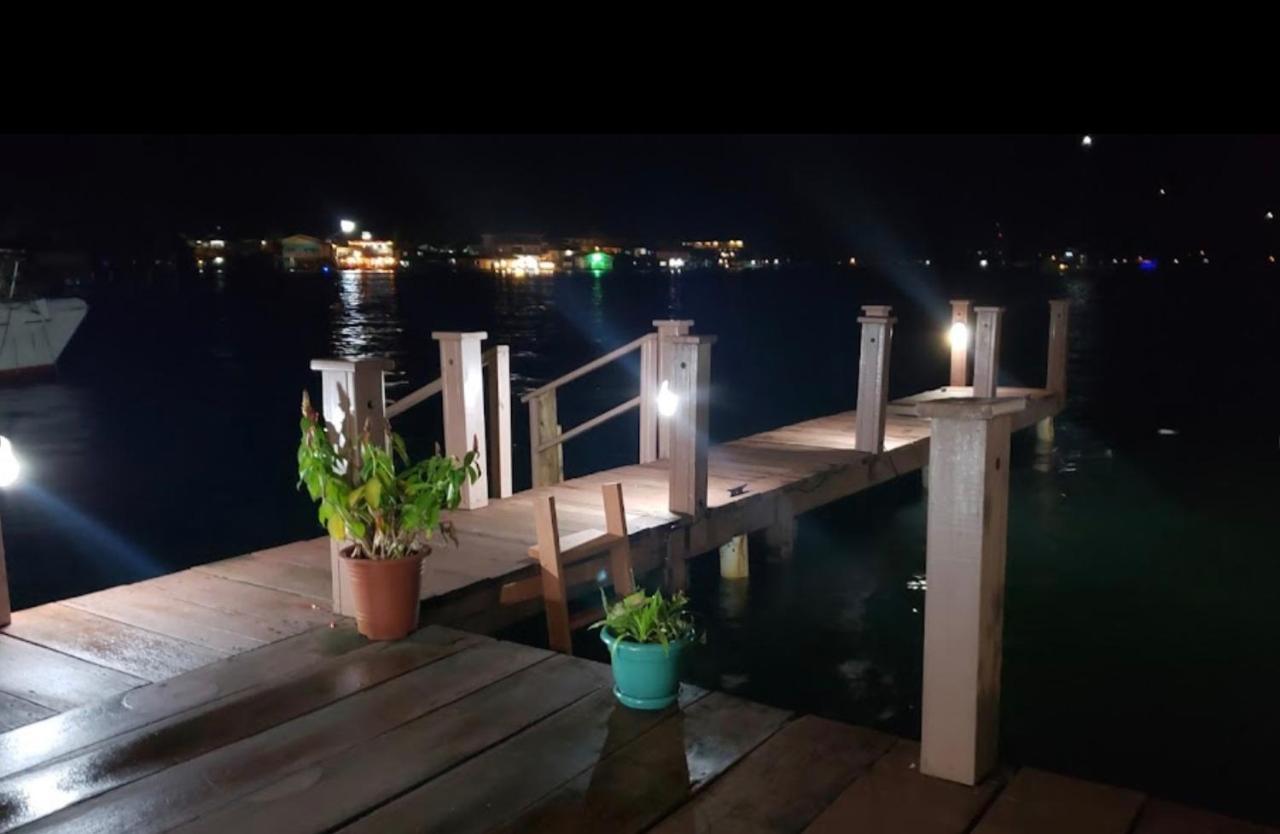 Hotel Los Balcones Over Seas โบกัสทาวน์ ภายนอก รูปภาพ