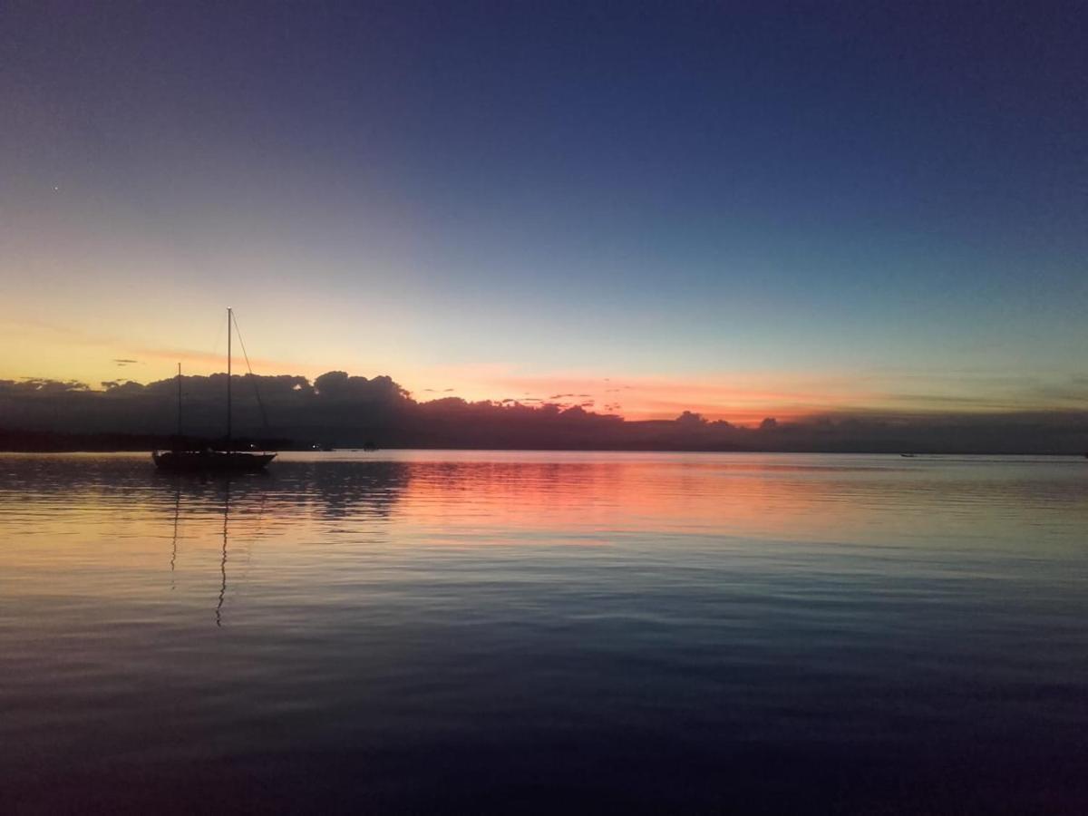 Hotel Los Balcones Over Seas โบกัสทาวน์ ภายนอก รูปภาพ