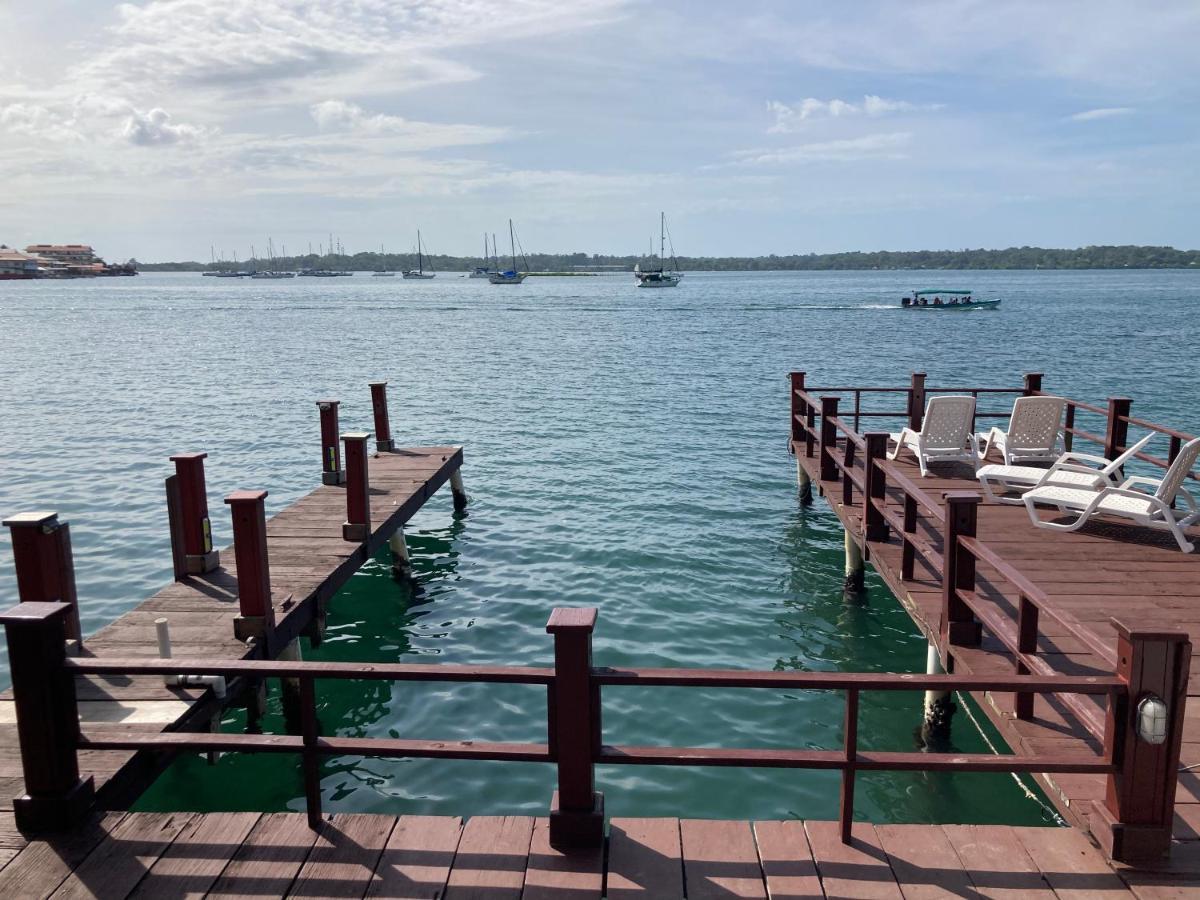 Hotel Los Balcones Over Seas โบกัสทาวน์ ภายนอก รูปภาพ