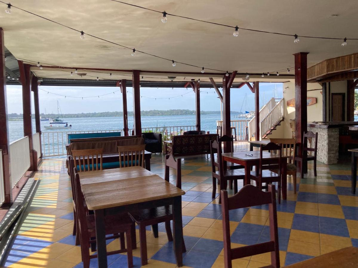 Hotel Los Balcones Over Seas โบกัสทาวน์ ภายนอก รูปภาพ