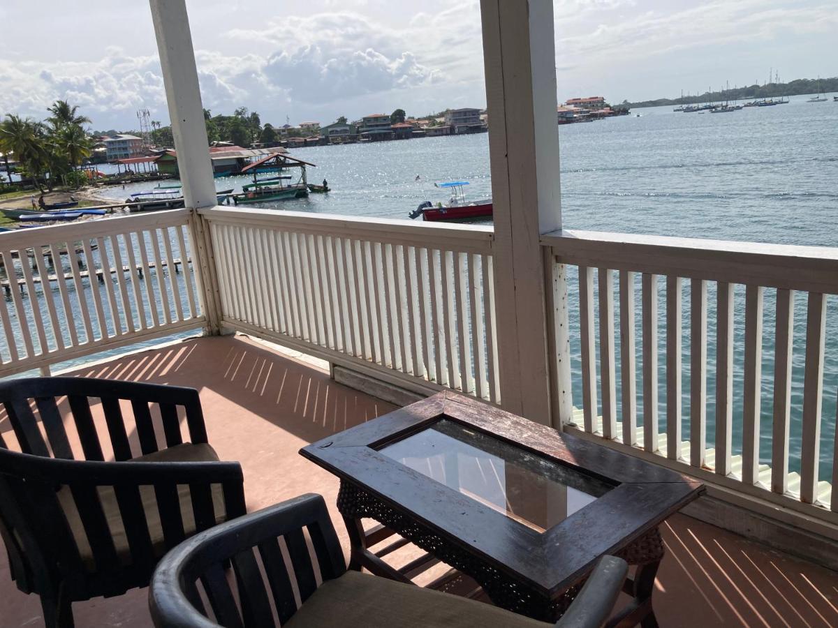 Hotel Los Balcones Over Seas โบกัสทาวน์ ภายนอก รูปภาพ